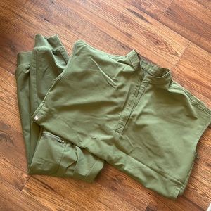 Dark olive figs scrub set